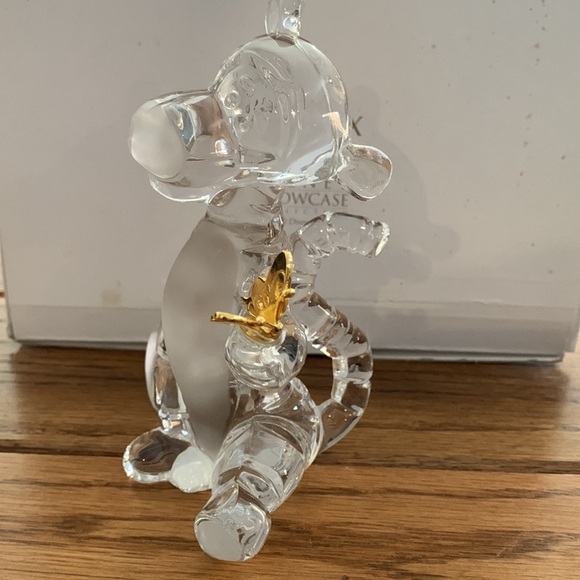 Lenox Disney Showcase crystal Tigger with 24k gold butterfly - Picture 13 of 14